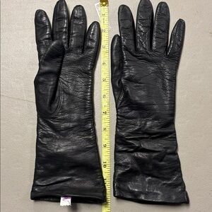 Elegant Black Leather Gloves